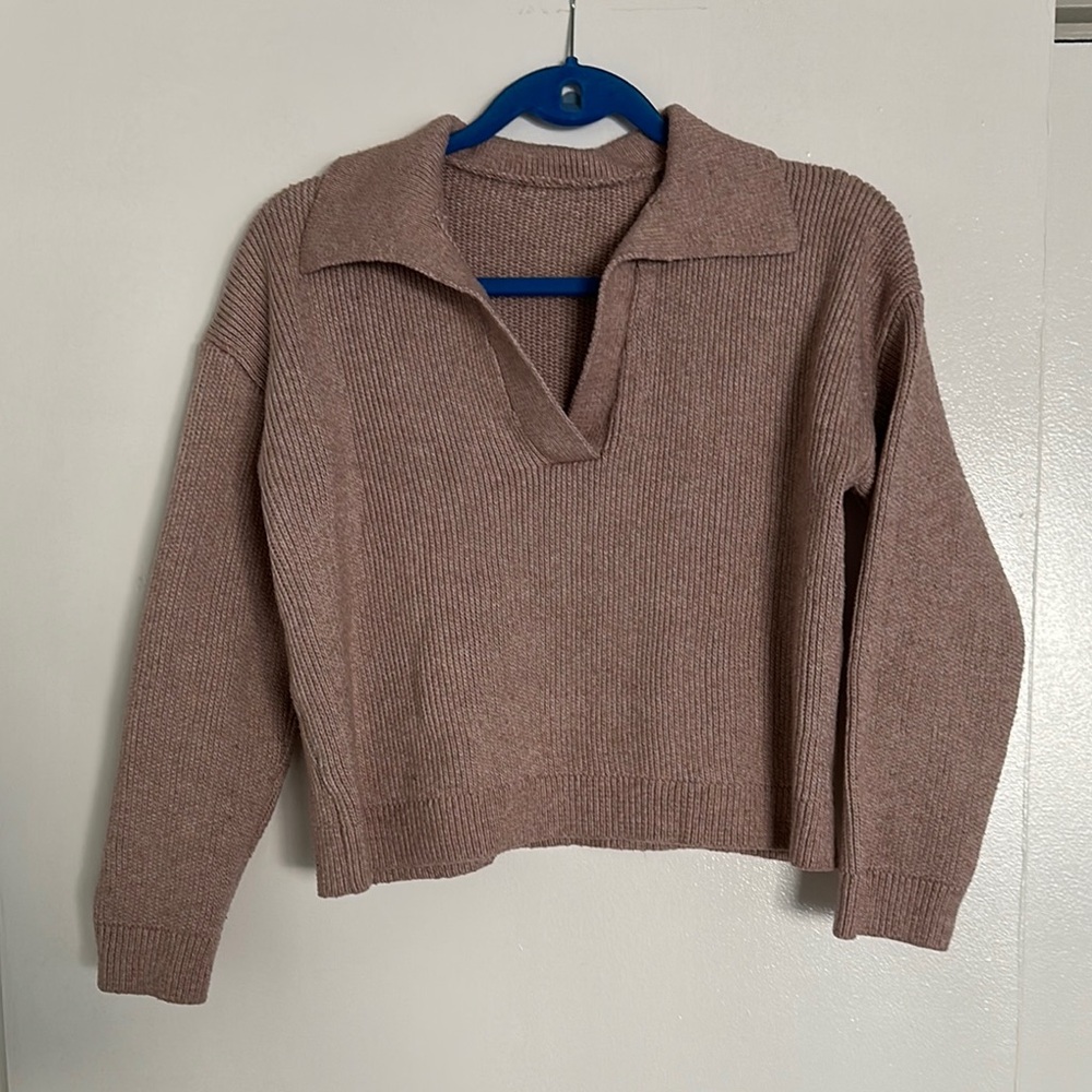 Gilly Hicks light pink pullover polo sweater
